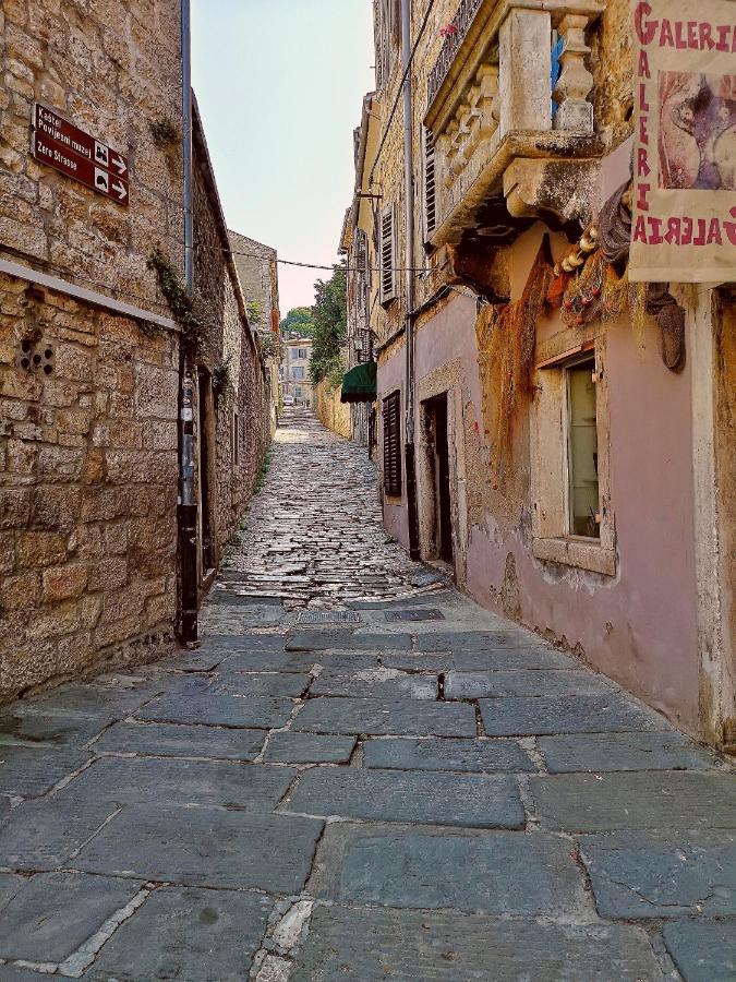 Old Town Apartment Pula Exterior photo